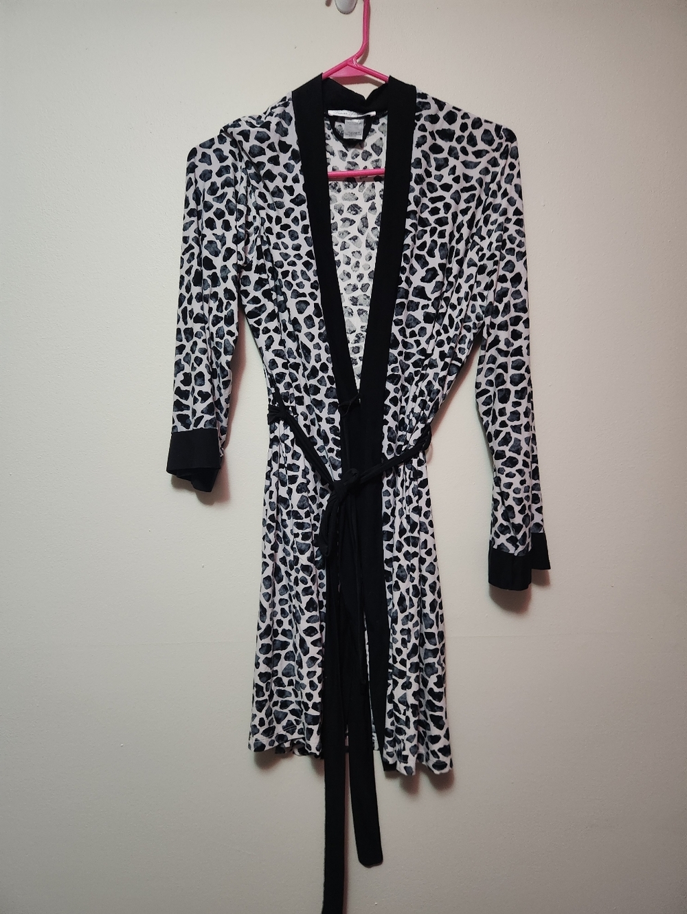 Linea Donatella Black & White Leopard-Print Wrap Robe